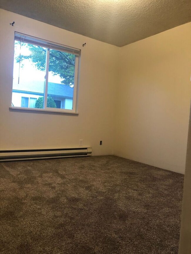Foto del edificio - 543 N Cedar St