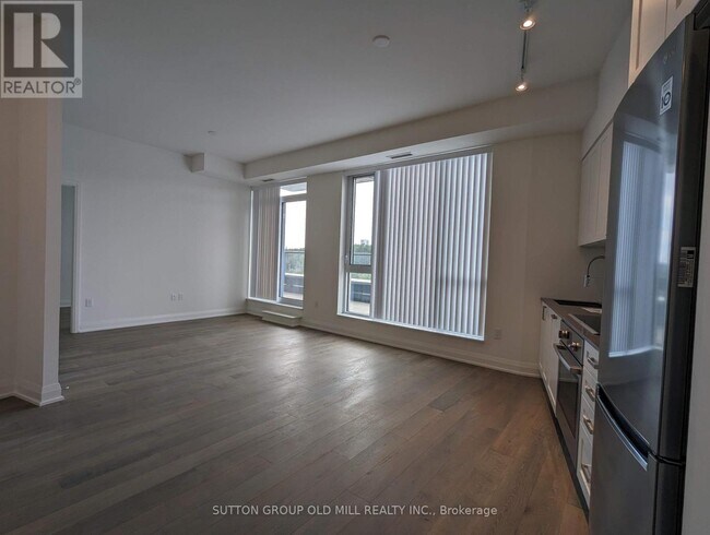 Building Photo - 293 The Kingsway