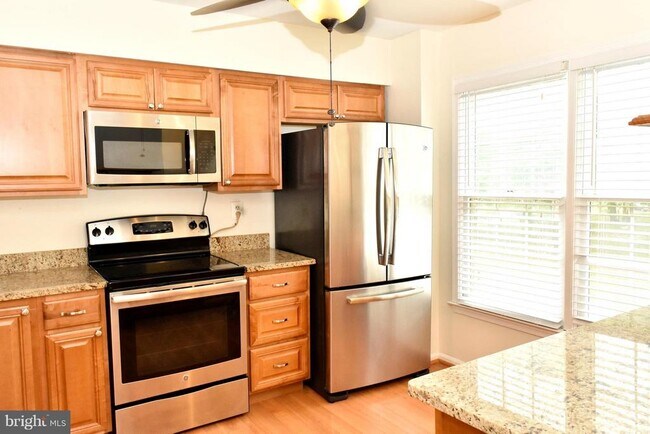 Building Photo - 3838 Angelton Ct