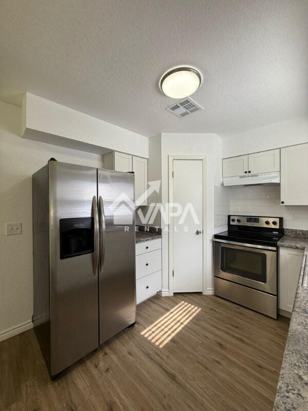 Foto del edificio - 5222 Tom Stafford Dr