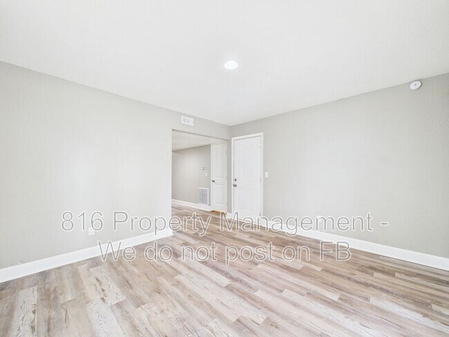 Foto del edificio - 3331-3333 Indiana Ave