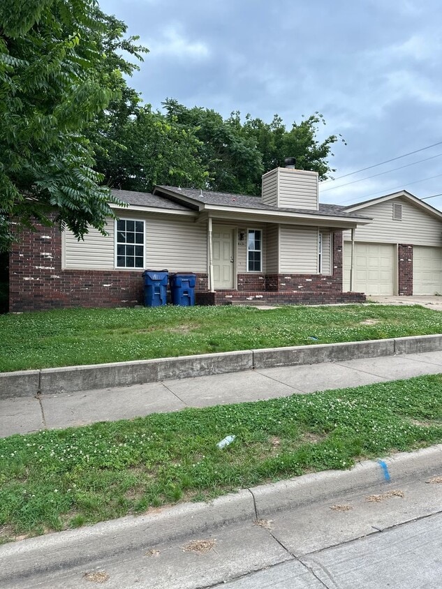 Primary Photo - Kinkead Duplex