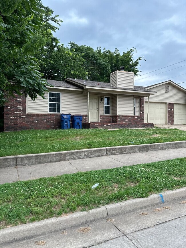 Building Photo - 4131 Kinkead Ave
