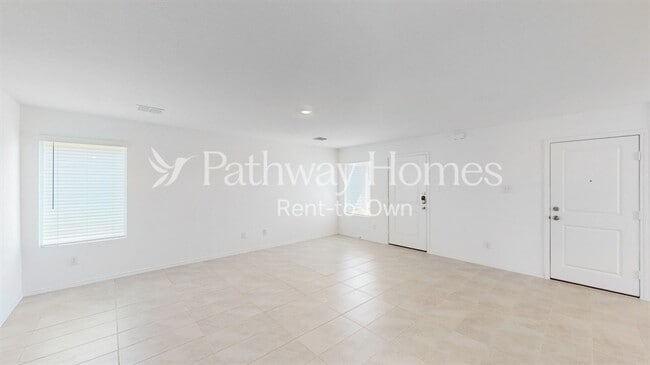 Foto del edificio - 1329 Plum Rd