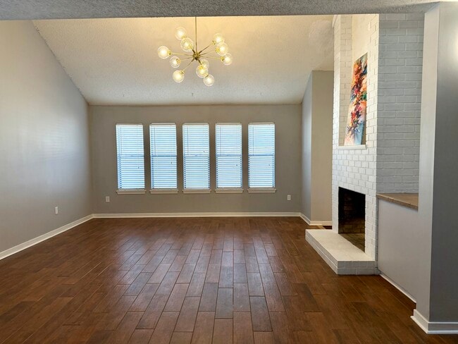 Building Photo - 1020 Mcdale Ln