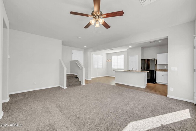 Building Photo - 935 E Agua Fria Ln