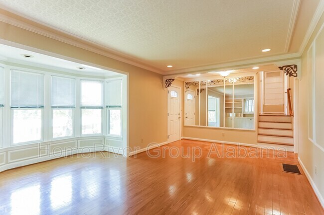 Building Photo - 1330 Hillwood Dr