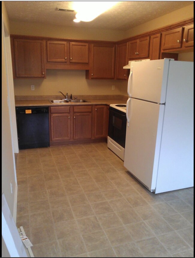 Building Photo - 145 Darby Woods Ct