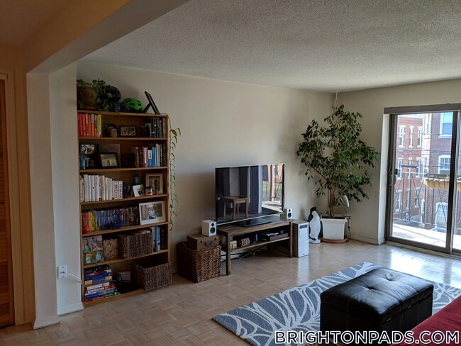 Foto del edificio - 26 Waverly St