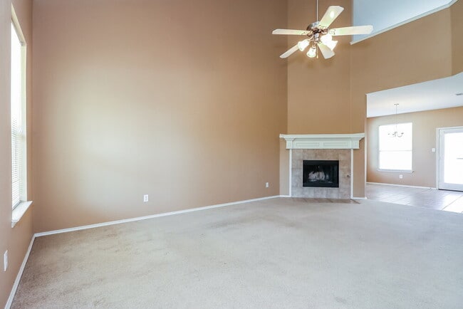 Building Photo - 9401 Waterman Dr