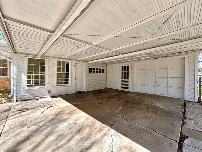 Foto del edificio - 5207 Shoal Creek Blvd