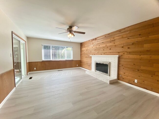 Building Photo - Spacious 3-Bed, 2.5-Bath Home in Fremont’s...