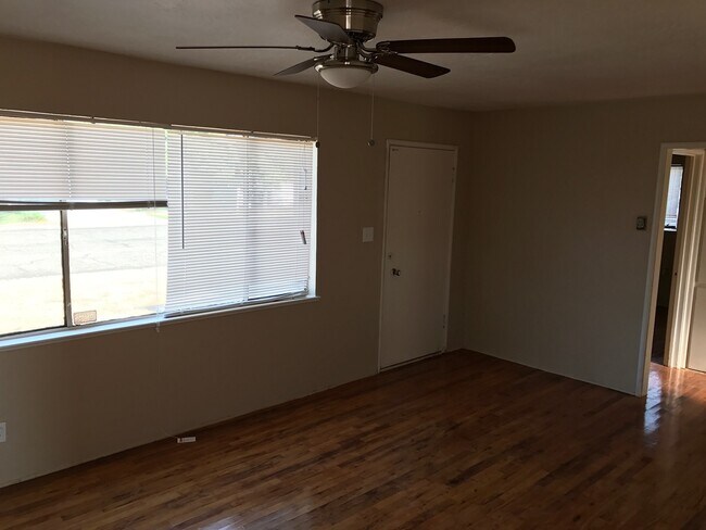 Foto del edificio - 1642 S Bardo St