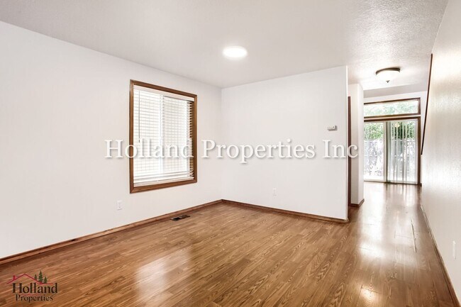 Foto del edificio - 18215 SW Longacre St