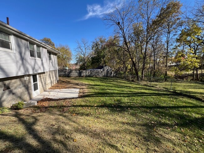 Building Photo - 3307 Gleaves Ct