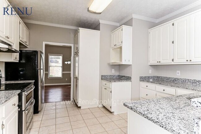 Building Photo - Now available 4 bedrooms 2.5 baths