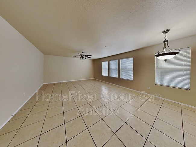 Building Photo - 136 Rustic Acres