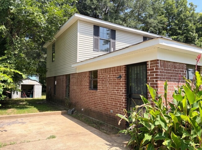 Building Photo - 640 Leath St