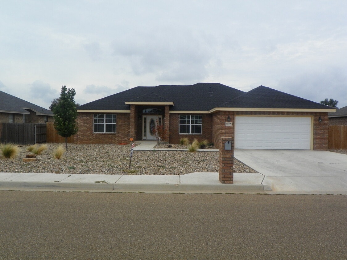 Primary Photo - SPECTACULAR NEWER HOME, FIREPLACE, FORMAL ...