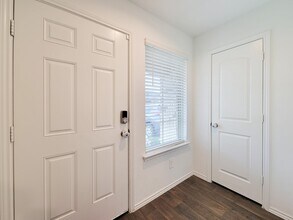 Building Photo - 14741 Hazel Br Dr