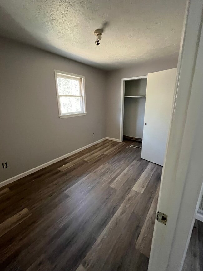 Building Photo - 267 Bryson Rd