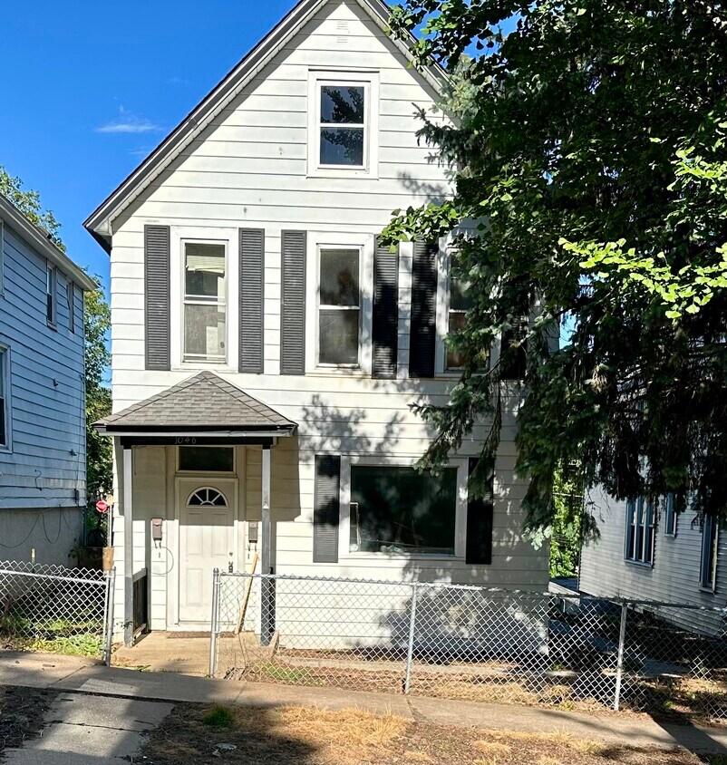 Primary Photo - 1046 Jessie St