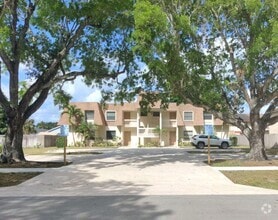 Building Photo - 1580 Montauk Dr