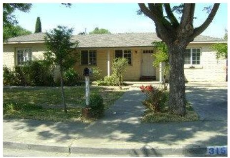 Foto principal - 315 Cureton Pl