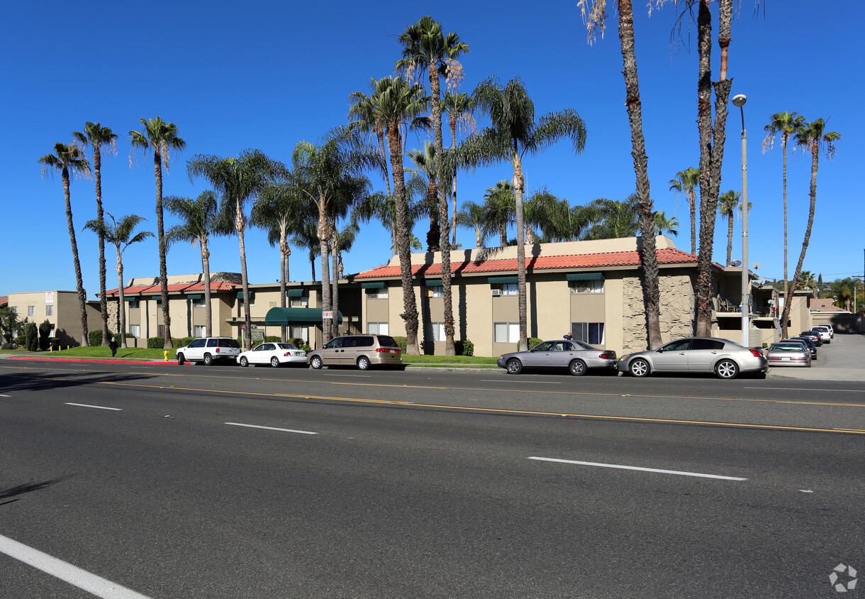 Foto del edificio - Palm West Apartments