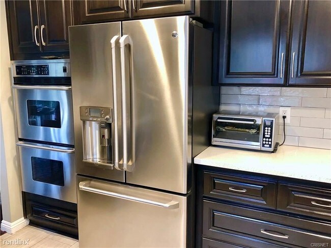 Foto del edificio - 5 br, 3 bath House - 260 Locust Ave