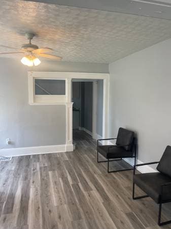 Foto del edificio - 9202 Edmunds Ave