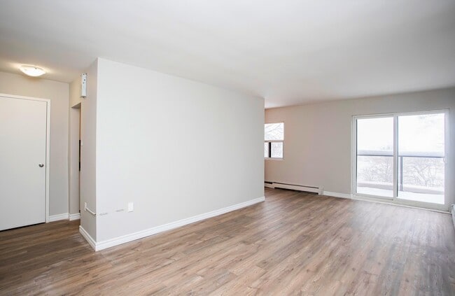 Building Photo - Kingsberry Towers Apartments