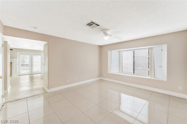 Foto del edificio - 5818 Cinnabar Ave