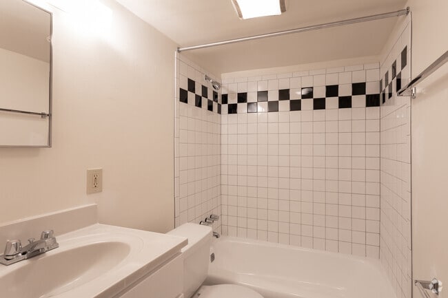 Estudio - 708 ft² - Rock Creek Woods