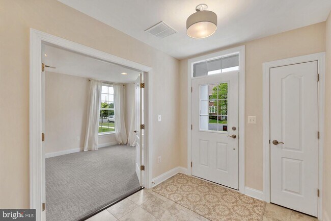 Foto del edificio - 46077 Hall Rd