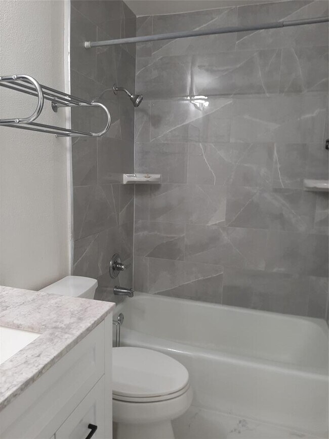 Foto del edificio - 3601 N Hills Dr