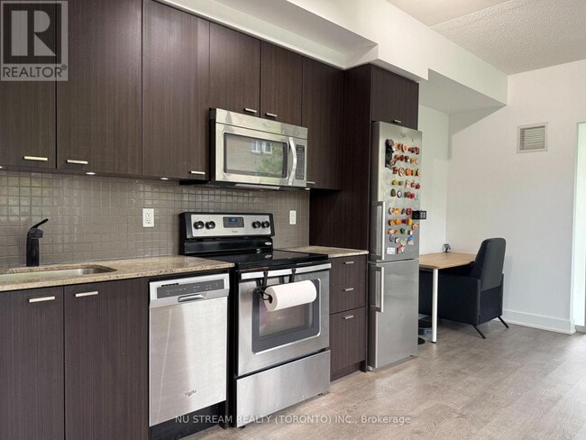 Building Photo - 88 Sheppard Ave E