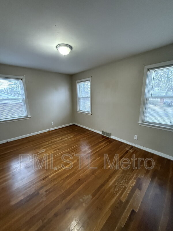 Foto del edificio - 9350 Duenke Dr