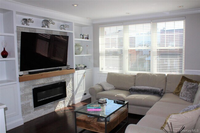 Foto del edificio - 3157 Waterbury Ave