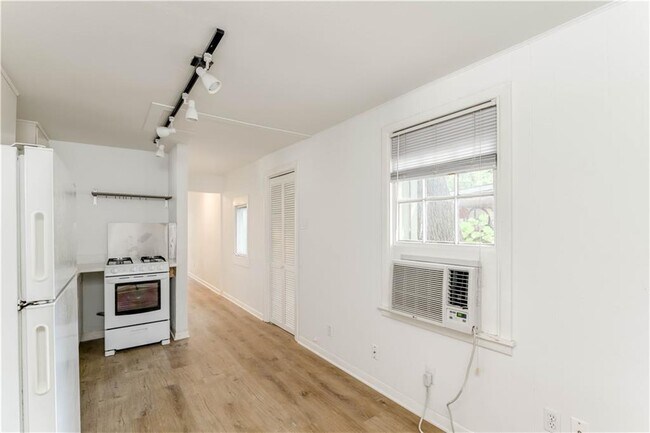 Foto del edificio - 1505 W 12th St