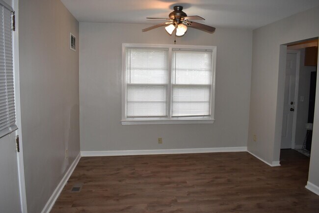 Foto del edificio - 260 W Vineland Rd