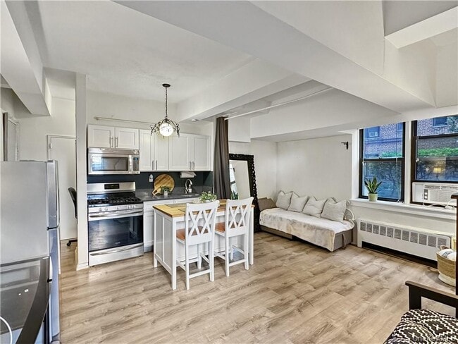 Foto del edificio - 10 Franklin Ave