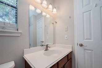 Building Photo - 2211 S Kirkwood Rd