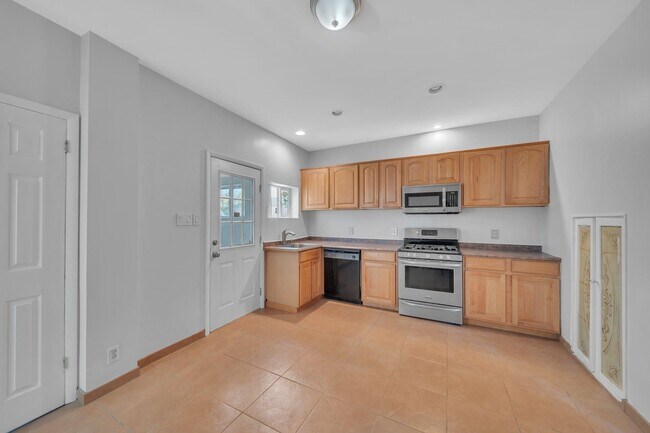 Foto del edificio - 322 Webster Ave