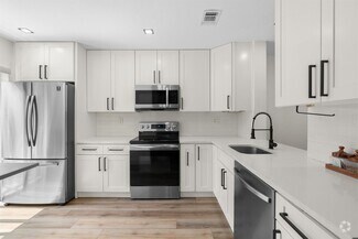 Building Photo - 4908 NW 82nd Ave