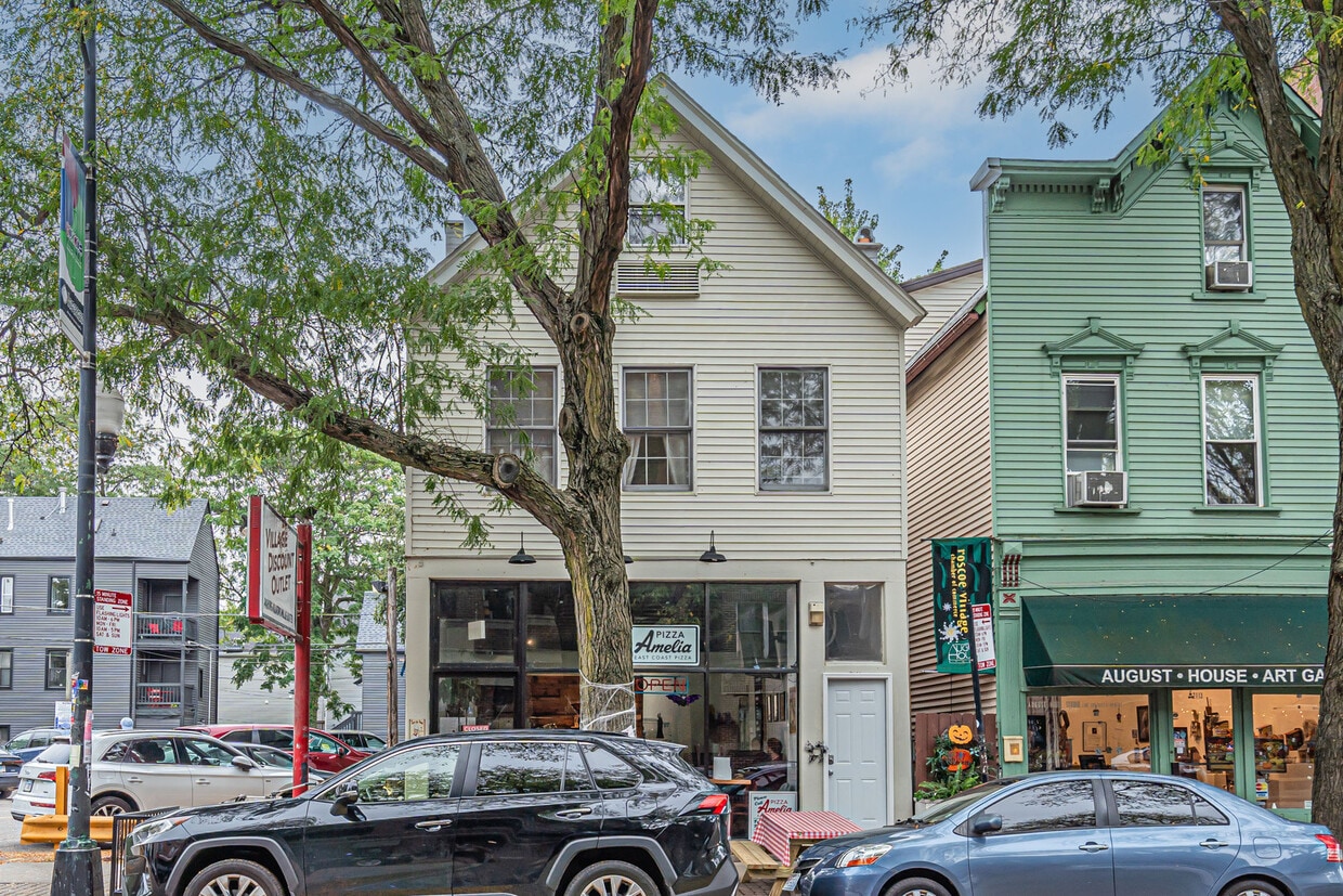 Foto principal - 2111 W Roscoe St