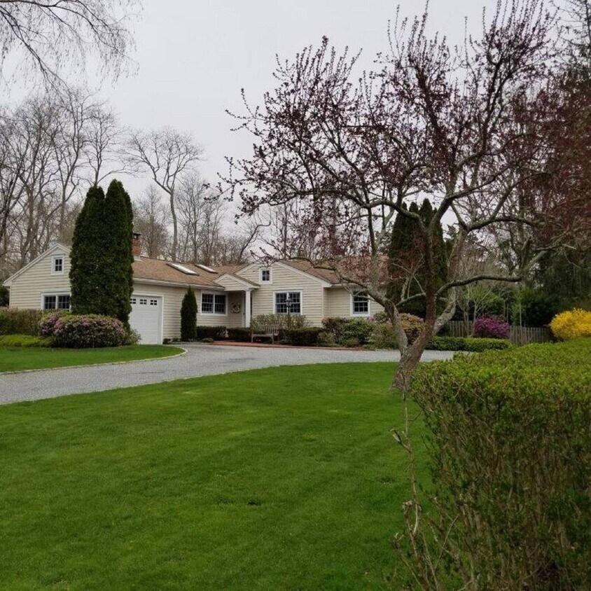 Primary Photo - 26 Kings Ln