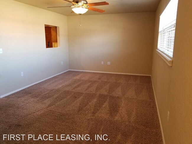 Building Photo - 3 br, 2 bath House - 913 W. Yucca Dr.