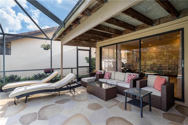Foto del edificio - 7618 Solimar Cir