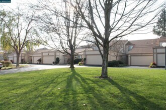 Building Photo - 209 Valley Oak Plaza